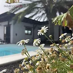 Luz Villa *