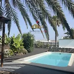 Luz Villa *